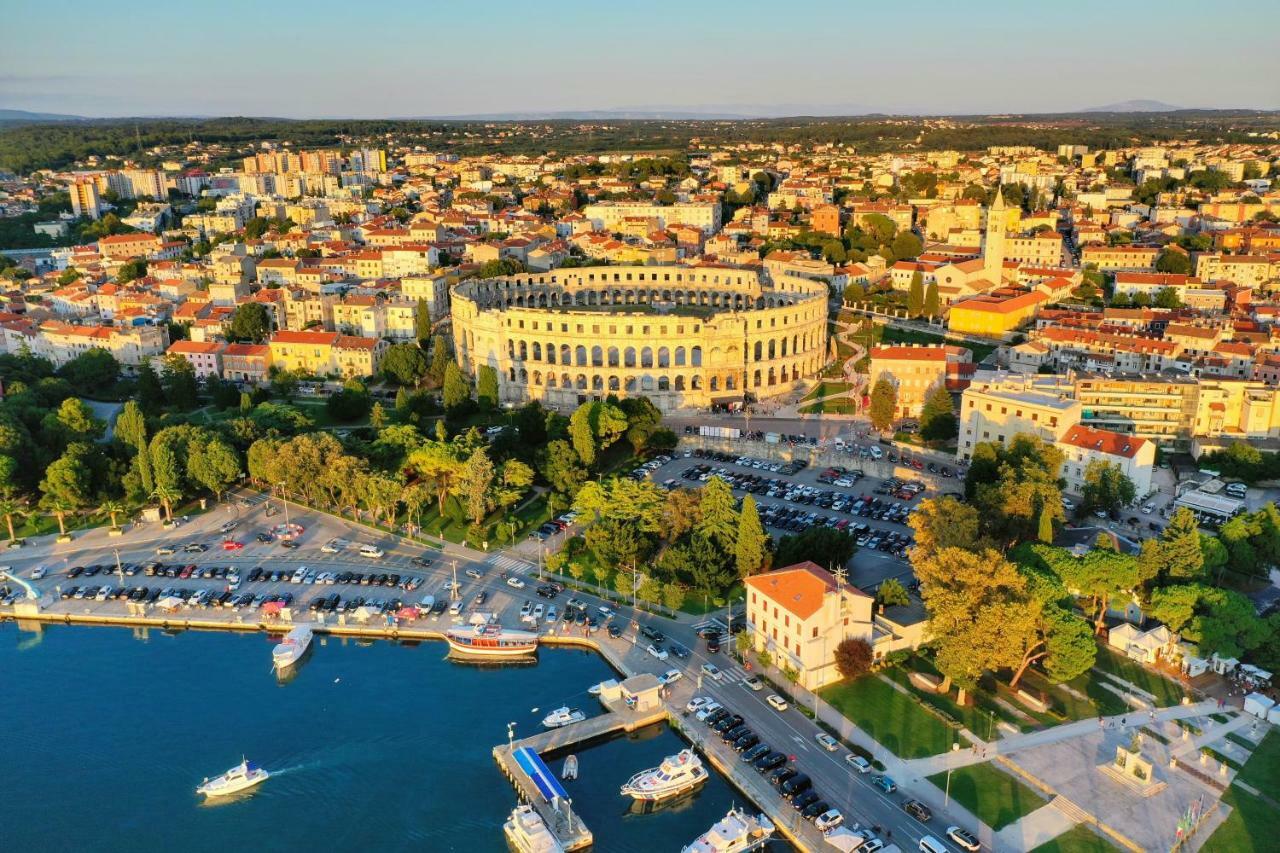 Apartments Dream In Arena 2 Pula Center Free Parking Exterior foto