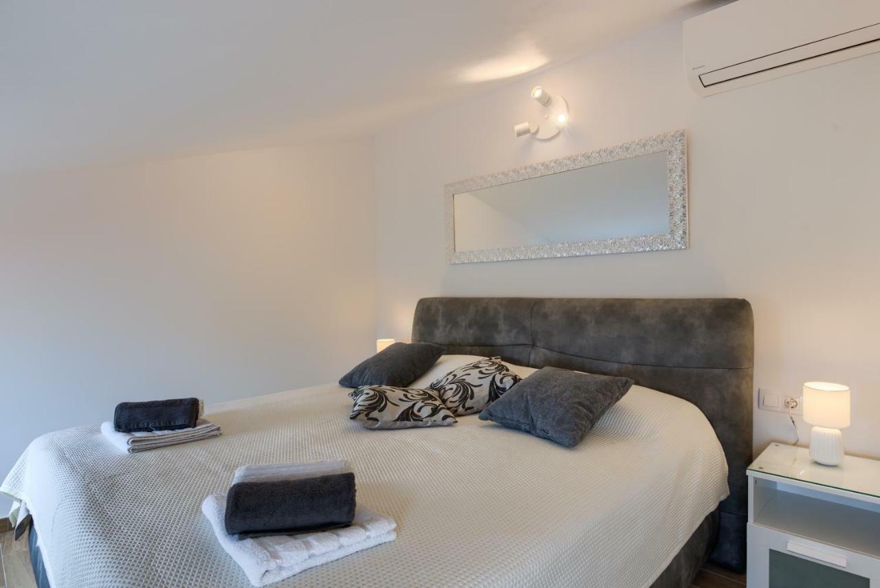 Apartments Dream In Arena 2 Pula Center Free Parking Exterior foto