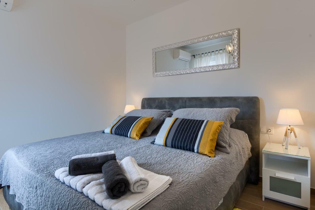 Apartments Dream In Arena 2 Pula Center Free Parking Exterior foto